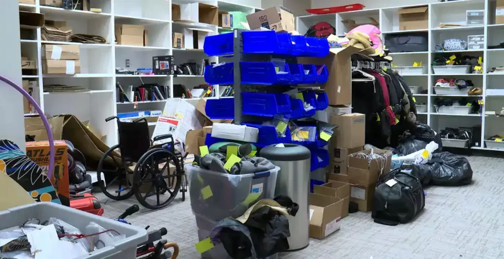 AirlinesPolicies-airport lost and found