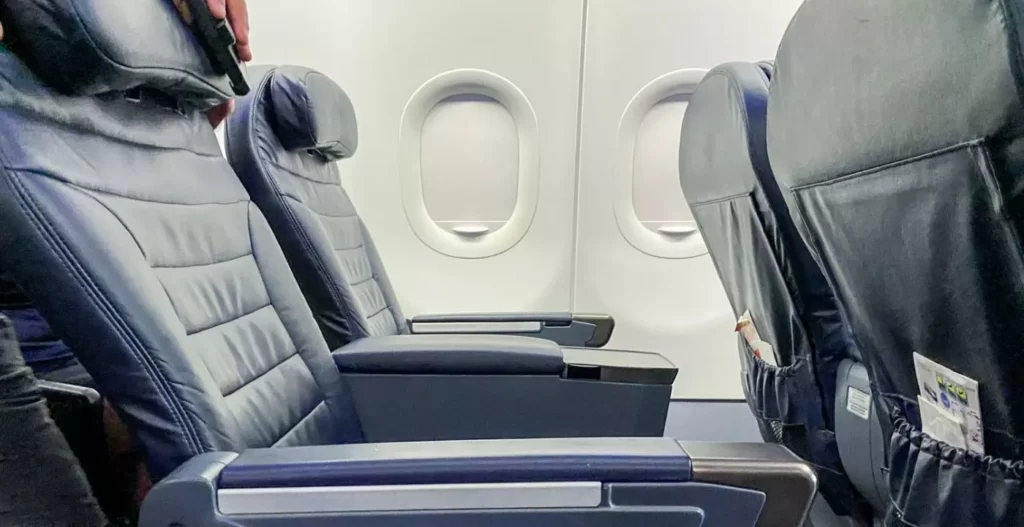 AirlinesPolicies-do spirit have first class